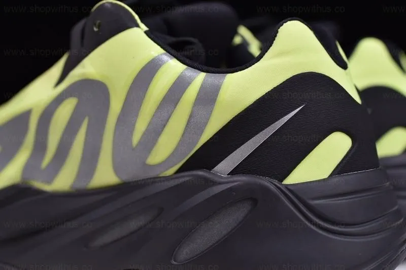 adidasYEEZY Boost 700 MNVN - Phosphor