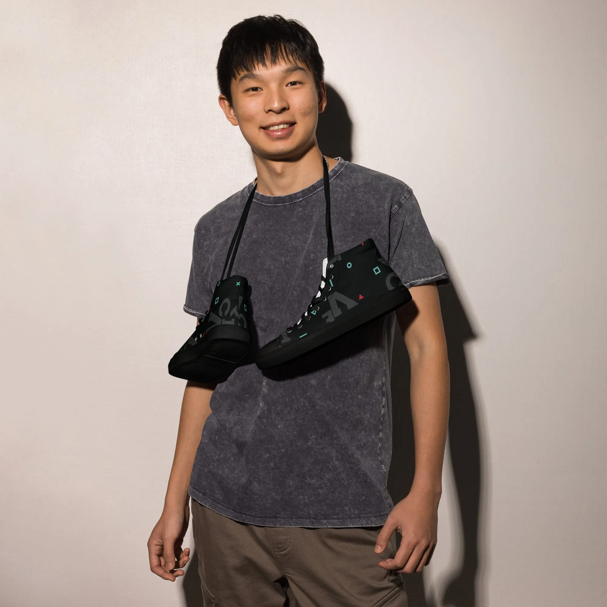 AFRICA IS THE FUTURE Men’s High Top Canvas Shoes