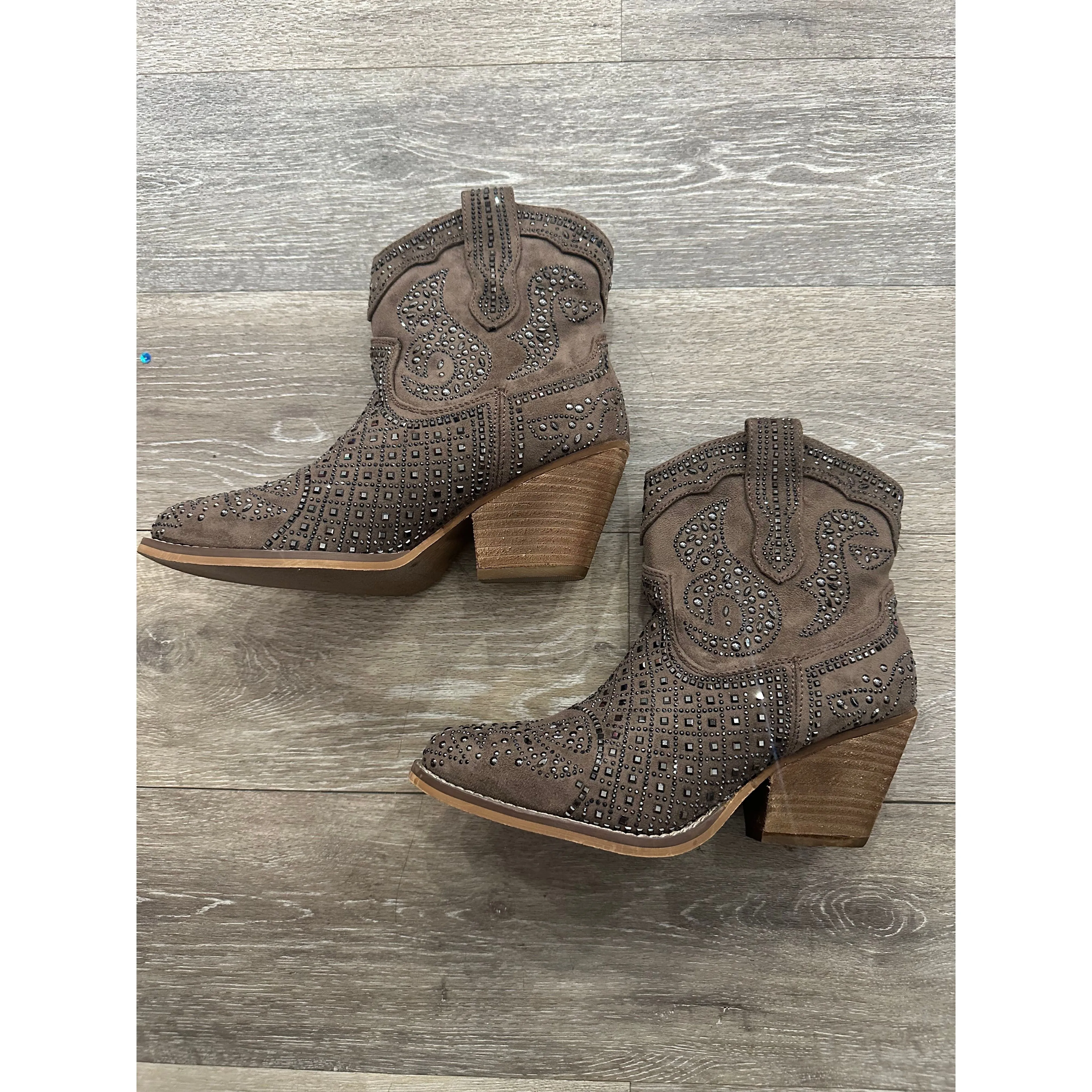 'SHOW OFF'   Taupe / Very G Boot